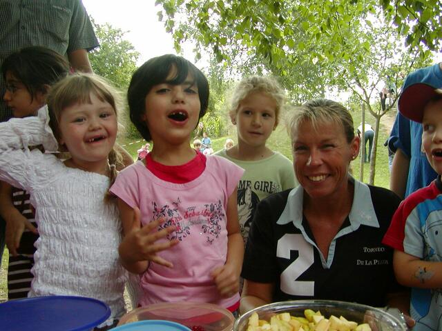 Petra Hagl mit den Kindern