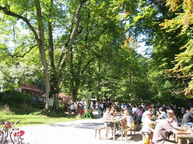 der Biergarten "Alte Villa" war gut besucht