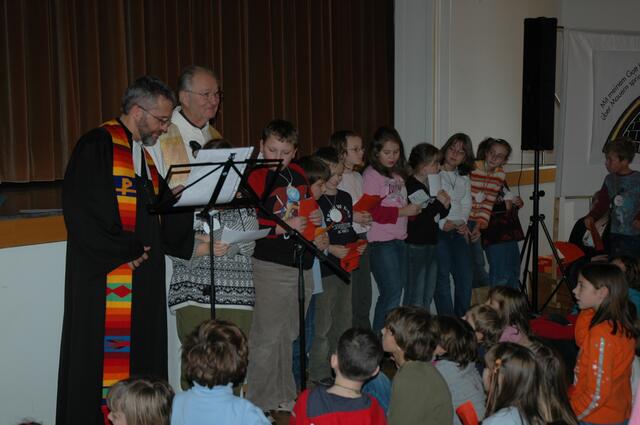 Jede Gruppe hat eine  Fürbitte vorbereitet.