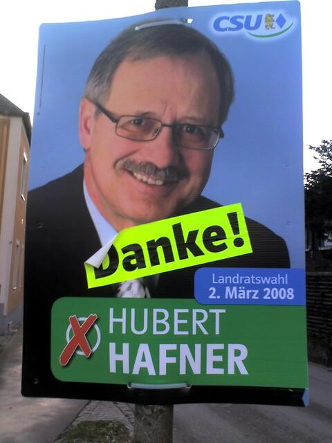 Er hat gut lachen, einen grandiosen Sieg errungen, GRund genug Danke zu sagen!