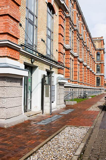 &#8222;Schloss, Palast und zwei Zimmer ohne Bad &#8211; vom Fabrikschloss bis zum Glaspalast auf den Spuren der SWA&#8220;