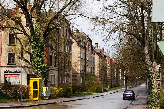 &#8222;Schloss, Palast und zwei Zimmer ohne Bad &#8211; vom Fabrikschloss bis zum Glaspalast auf den Spuren der SWA&#8220;