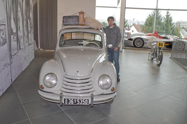 fertig gepackt für die Urlaubsreise; mit dem 3=6; Dreizylinder Zweitakter ersetzt den Sechszylinder Viertakter