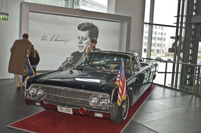 Lincoln Continental von John F. Kennedy (Nachbau, das Original wurde verschrottet))