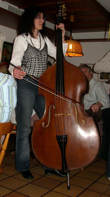 Die Anna von vorne mit Bass in voller Größe