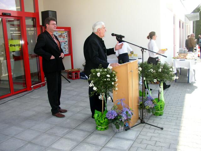 Karl Kling am Mikrofon