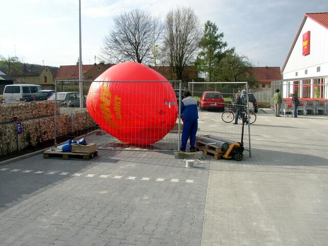Das befüllen des Luftballons