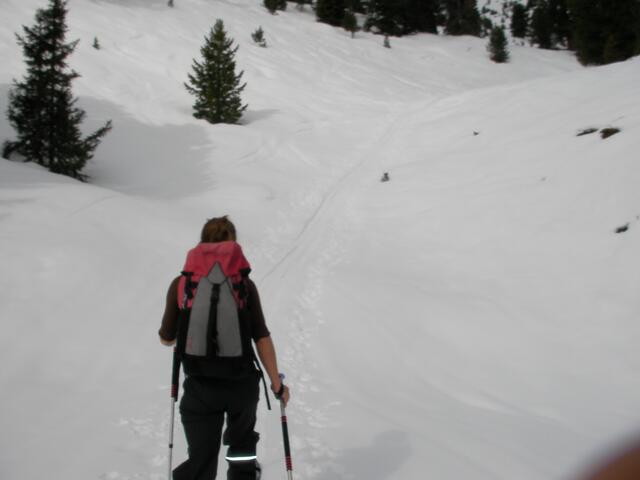 Nina beim Aufstieg