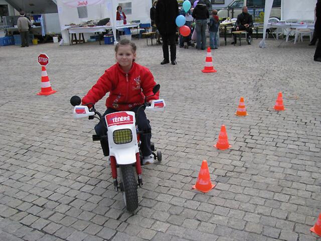 Mit dem Motorrad noch etwas wacklig.