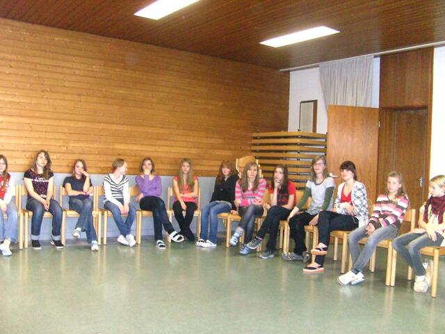 Unser Kurs: 32 Jungen und Mädchen