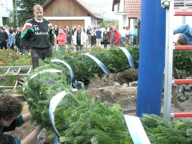gleich sieht der Kranz bayrisch aus