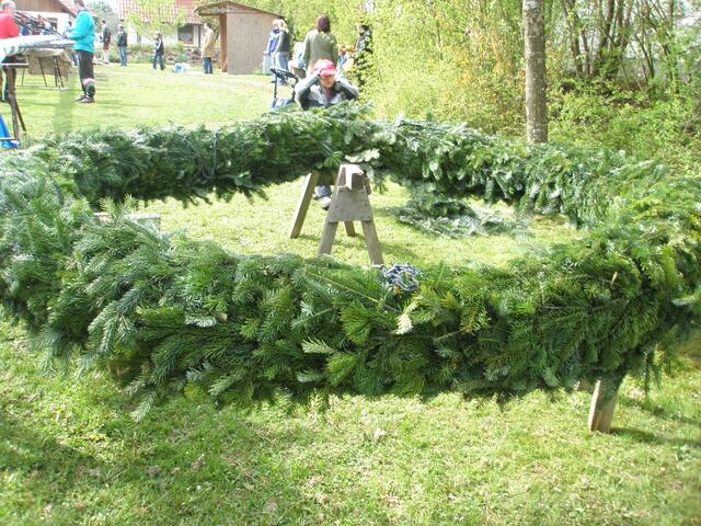 Der Kranz noch nackt - aber schön von der Theatergruppe Greifenberg gebunden
