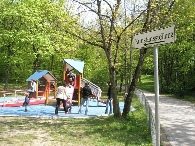 ...das ist nicht die Kunstausstellung :-))