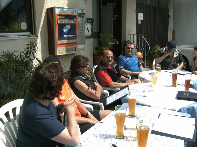 ./. und alle sind satt und zufrieden
