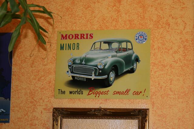 so einen restauriert sie gerade: Morris Minor in grün