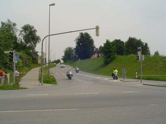 Gleich kommen die Spitzenfahrer