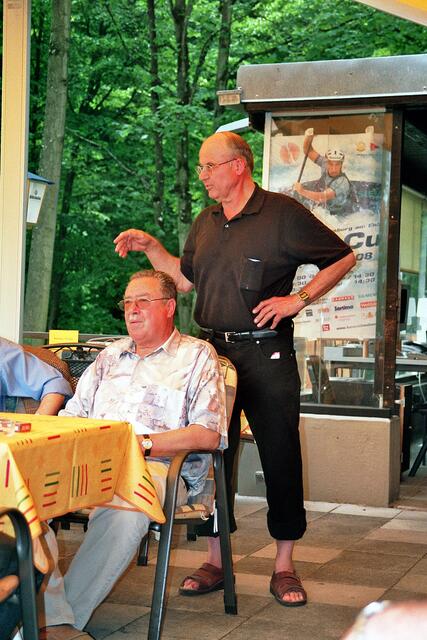 Rudolf Ludwig begrüßt und informiert