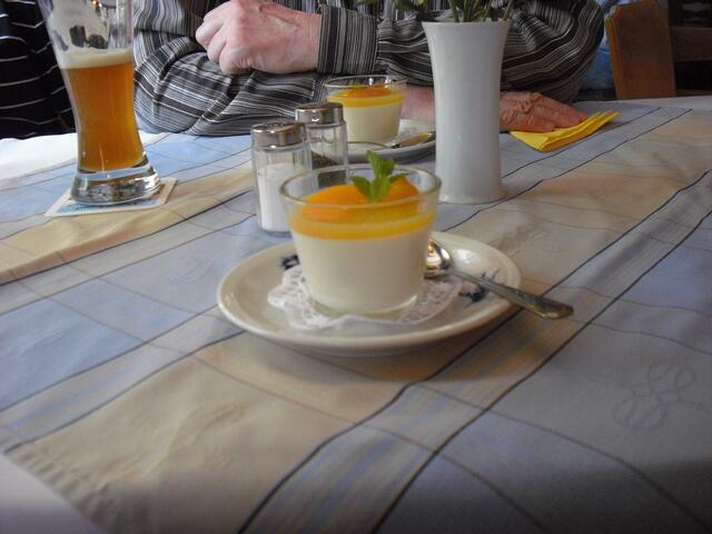 Quarkspeise mit Pfirsich