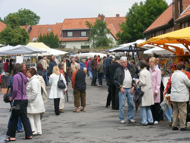 ...und die Besucher strömen