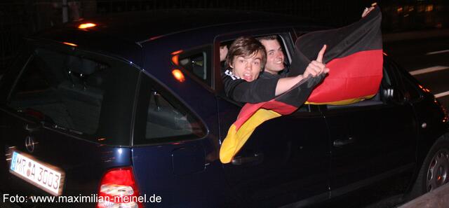 Auto-Korso auf der Weidenhäuser Brücke