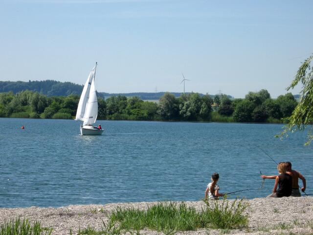 Segeln, Baden und Angeln am Wager See bei Weisingen