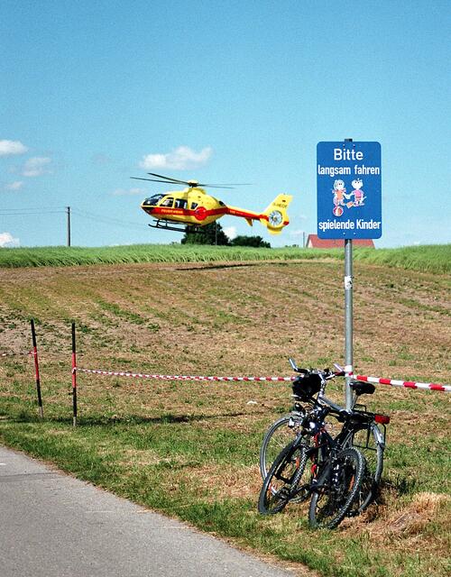 langsam fliegen - spielende Kinder !