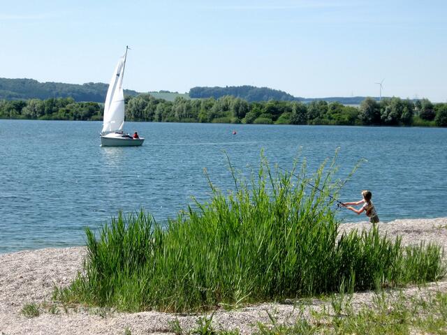Segeln, Baden und Angeln am Wager See bei Weisingen