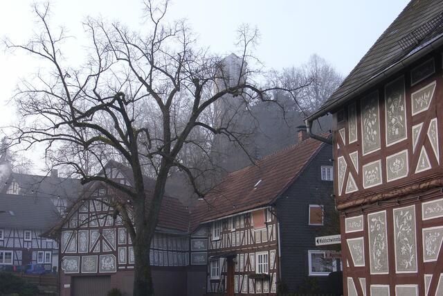 Die Linde,Blick auf die Kirche, im Februar