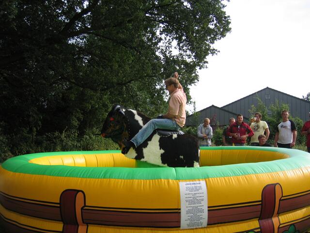 Bullenreiten in der Ranch Akkon
