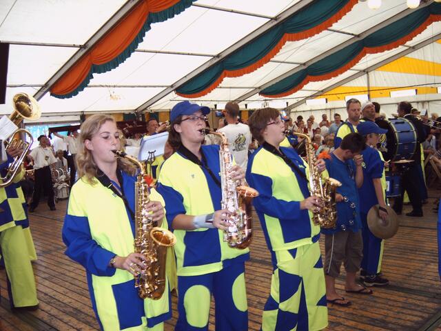 "Tis Niks Wut Niks" aus Holland spielen auf | Foto: Gerhard Redeker