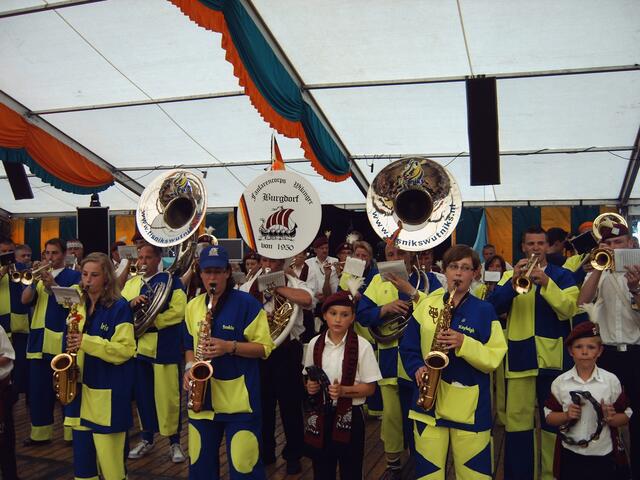 "Wikinger" und "Tis Niks Wut Niks" spielen gemeinsam | Foto: Gerhard Redeker