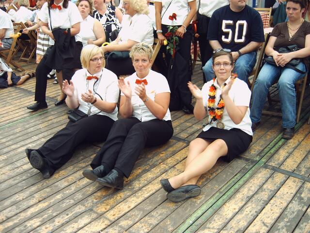 Gute Laune im Festzelt | Foto: Gerhard Redeker