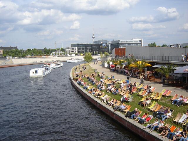 Promenade am Spreeufer