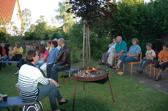 Manche sitzen etwas weiter hinten im Schatten!