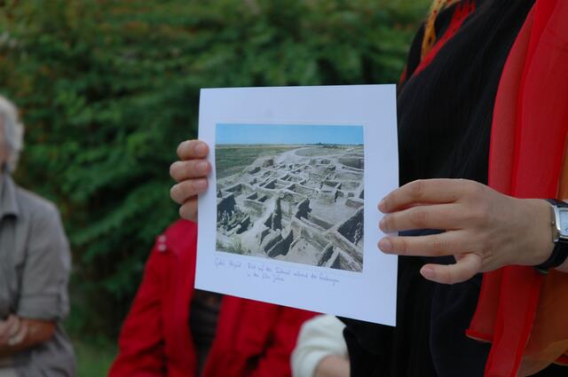 Catal Höyül: Wir sehen auf das Südareal. Es zeigt die Grabungen der sechziger Jahre!