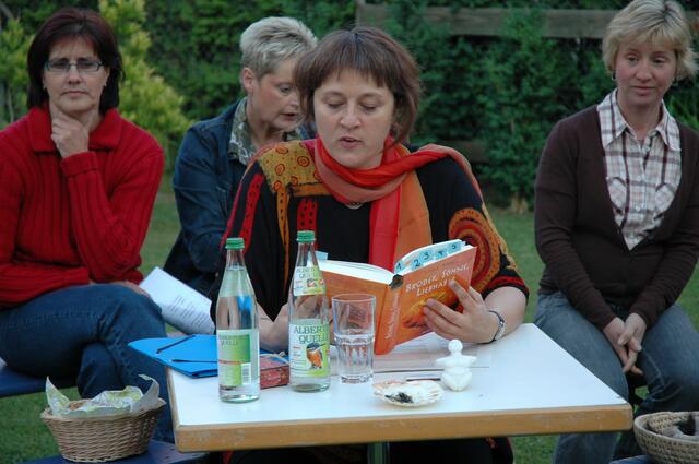 Und Frau Sissy Vogg hat es verfasst mit ganz viel Herzblut - danke für diese Entführung in die Steinzeit an den Rand der neolithischen Revolution!
