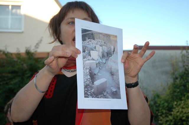 Die Ausgrabung "Göbelki Tepe" - die südlichen Pfeiler der Anlage D, von Osten her betrachtet!