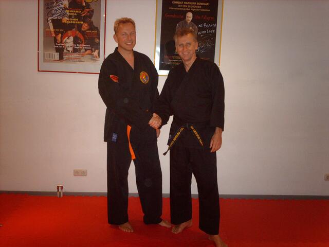 Otto Prinz von Hessen nach erfolgreicher Prüfung zum Orangegurt in Combat Hapkido mit Master Gregor Huss