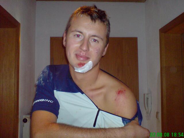 Nach dem Besuch im Krankenhaus kann Flo schon wieder lachen.