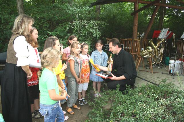 Ganz herzlich bedankt sich auch der Kinderchor Leinheim/Reisensburg unter der Leitung von Jutta Büchele