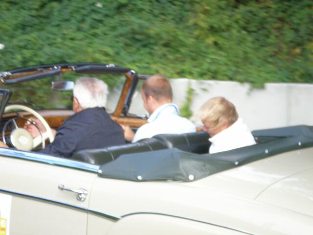 Erwischt! Landrat Martin Sailer in einem Oldtimer