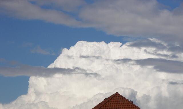 Das Haus wird in Watte eingepackt