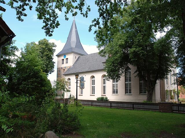 Im 9. Jahrhundert wurde die Kirche in Ahlden erbaut; seit dem 16. Jahrhundert ist es ein evangelisches Gotteshaus.