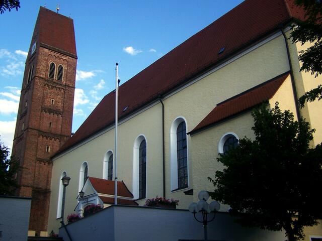 Diese Kirche grenzt an.....