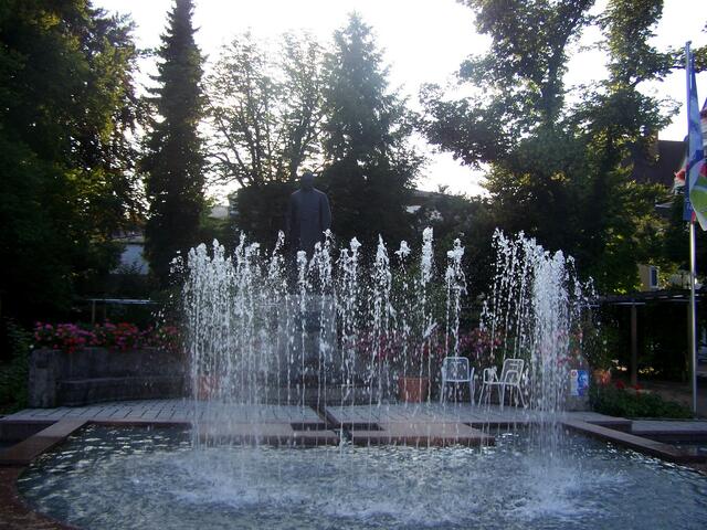und das Wasser, mit dem er heilte