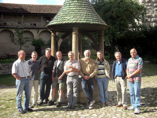 die junge Oldie - Gruppe am Ziehbrunnen