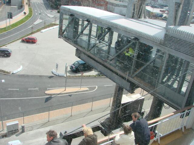 Die Gangway...betrachtet durch total verschmutztes Glas