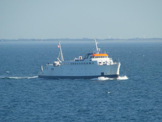 Im Hintergrund die dänische Küste...hier das Patrouillenboot