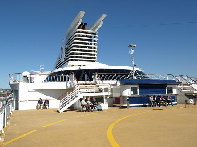 ..das Achterdeck mit Hubschrauberlandeplatz....auch genutzt für Ballspiele