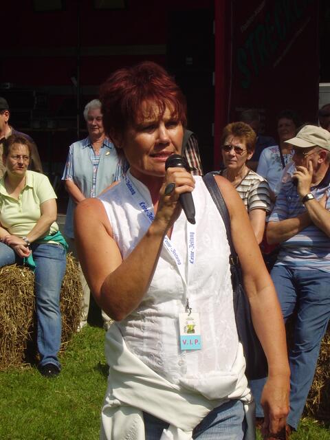 Doris Klawunde (stellv. Regionspräsidentin) bei der Begrüßung